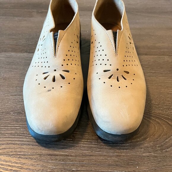 Woman's Arche Made in France- Beige- EU Size 39 - Picture 3 of 5